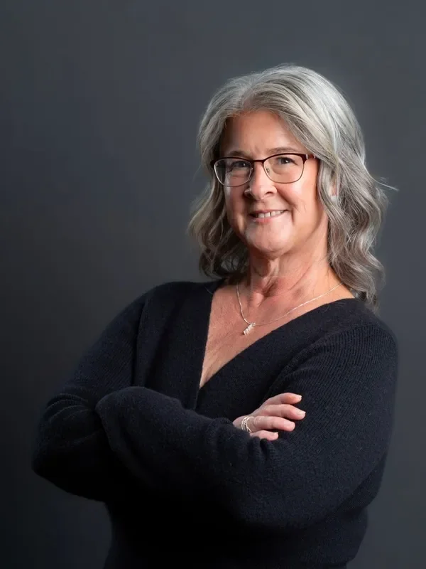 Kirsten Shuford - Crime thriller author and former intelligence analyst